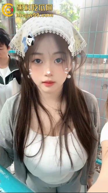 快手大奶少妇【官官】全裸给金主验货秀嫩逼,奶子晃瞎眼人老逼不老,只求有缘人操她黑逼!-4