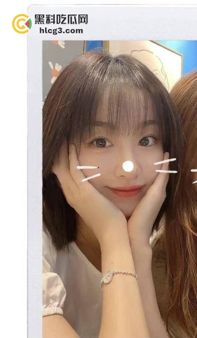 叶璇亲密旅拍视频流出,上海美女与青岛男友激情狂欢,云盘泄密大尺度片段引发轰动!-10