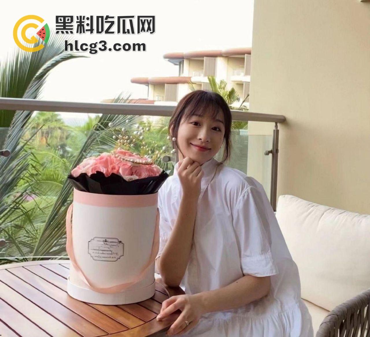 叶璇亲密旅拍视频流出,上海美女与青岛男友激情狂欢,云盘泄密大尺度片段引发轰动!-12