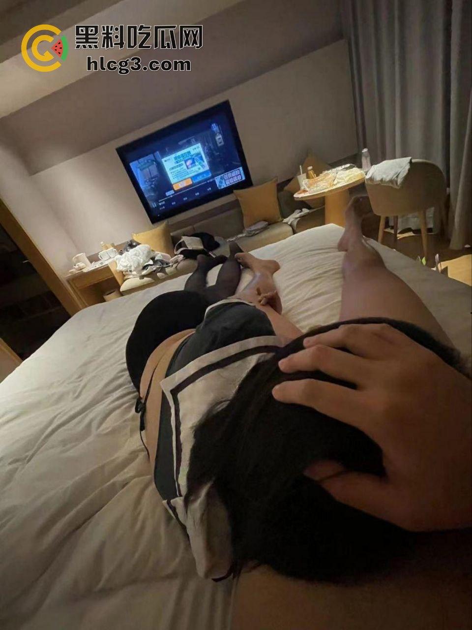 叶璇亲密旅拍视频流出,上海美女与青岛男友激情狂欢,云盘泄密大尺度片段引发轰动!-15