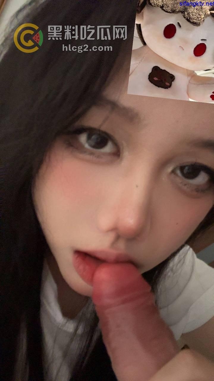 推特巨乳「chiIin-77」大曝光:88元见证“美胸”自慰大秀!-5