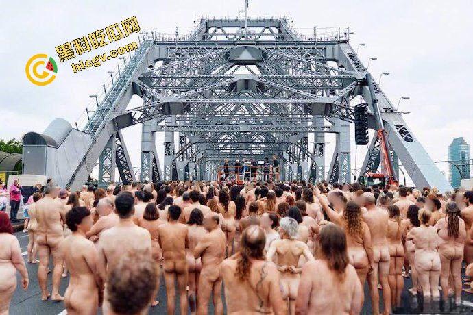 澳大利亚炸裂事件!5000多名全裸男女裸体出行布里斯班故事桥 摆各种姿势 其中一名孕妇自慰自拍泄密 独家流出!-8