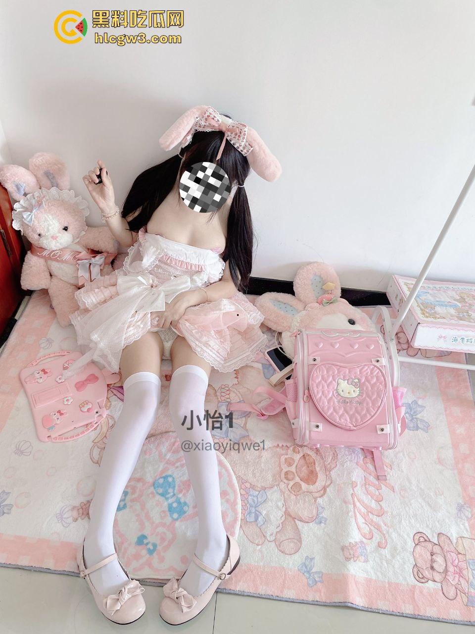 推特极品少萝浙江清纯双马尾【小怡1】，粉嫩白虎粉鲍诱惑满满，青春气息让人顶不住！-7