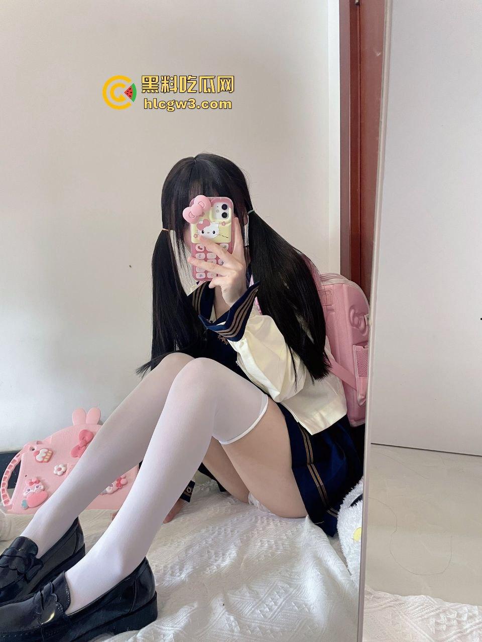 推特极品少萝浙江清纯双马尾【小怡1】，粉嫩白虎粉鲍诱惑满满，青春气息让人顶不住！-8