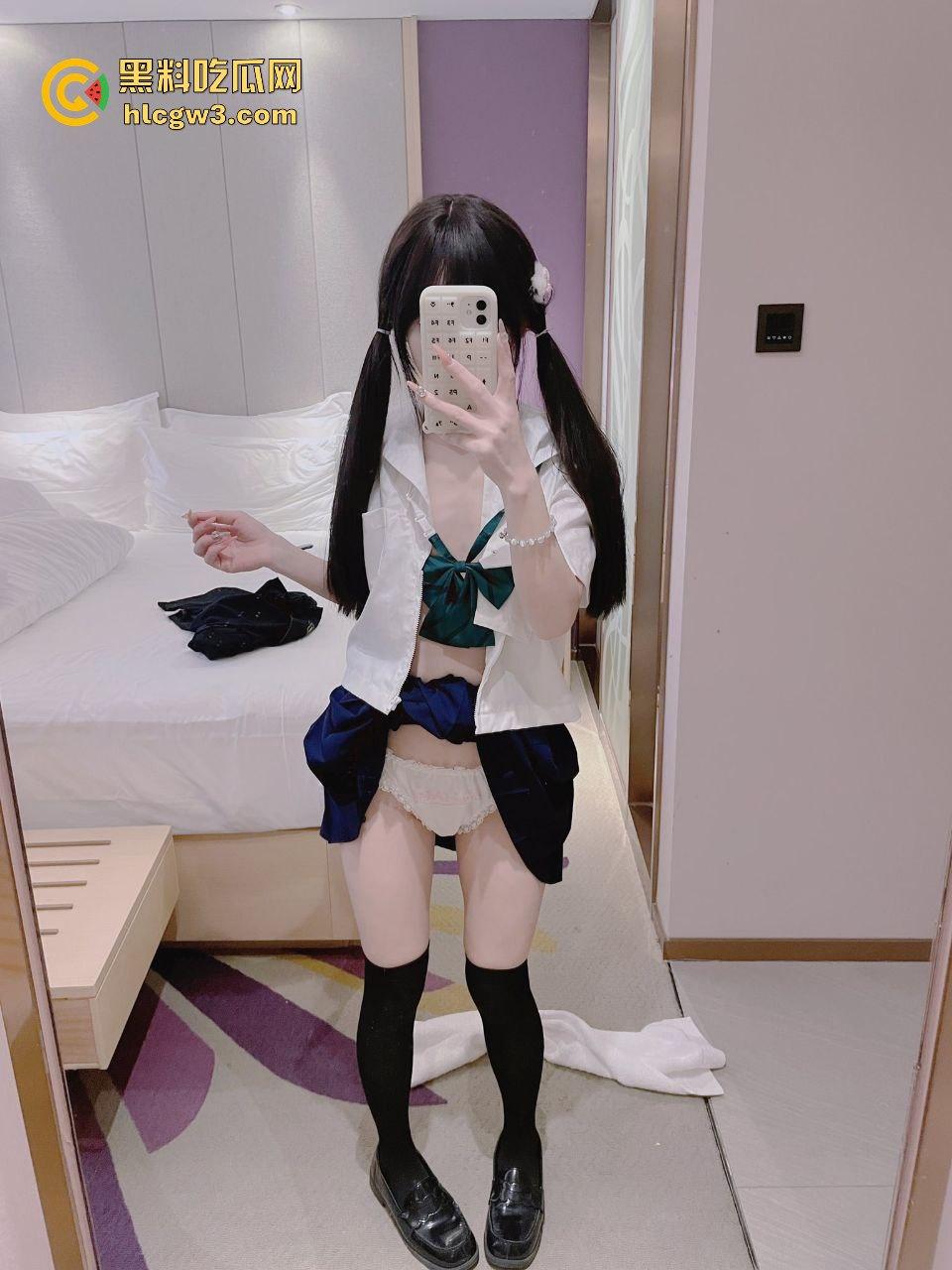 推特极品少萝浙江清纯双马尾【小怡1】，粉嫩白虎粉鲍诱惑满满，青春气息让人顶不住！-10