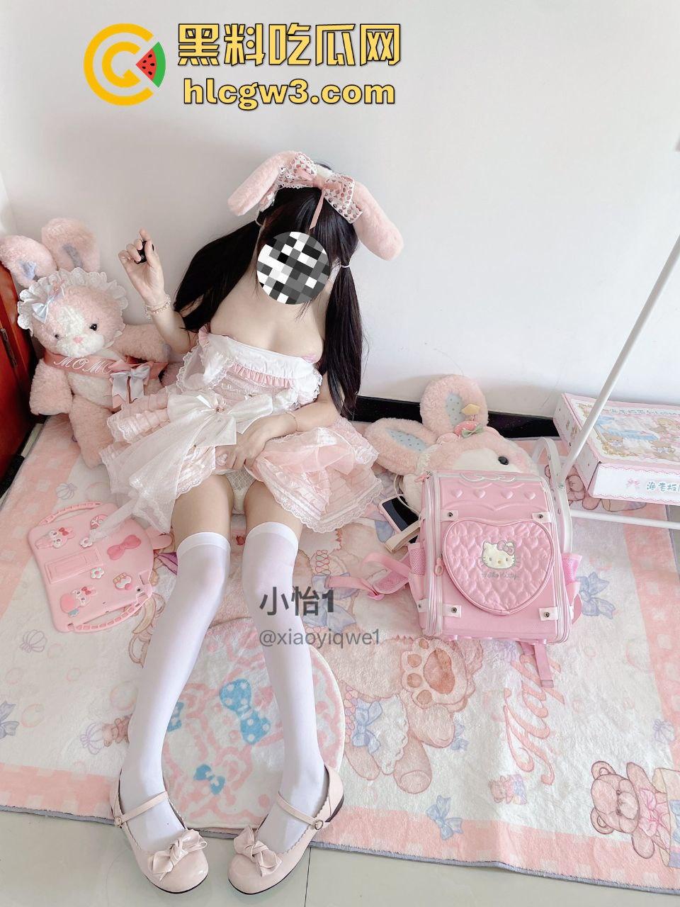 推特极品少萝浙江清纯双马尾【小怡1】，粉嫩白虎粉鲍诱惑满满，青春气息让人顶不住！-23