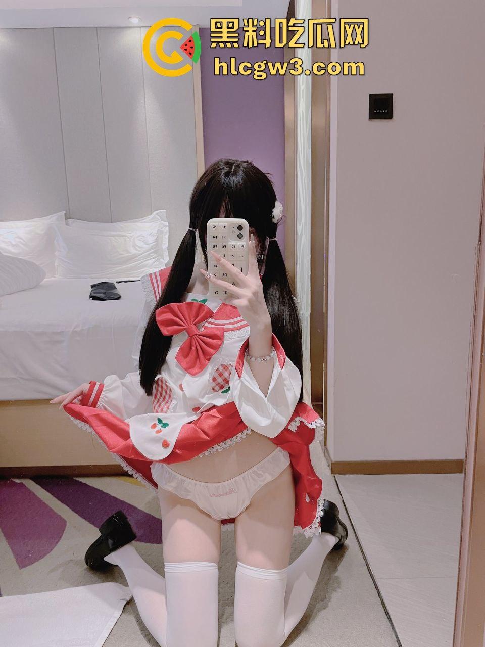 推特极品少萝浙江清纯双马尾【小怡1】，粉嫩白虎粉鲍诱惑满满，青春气息让人顶不住！-26