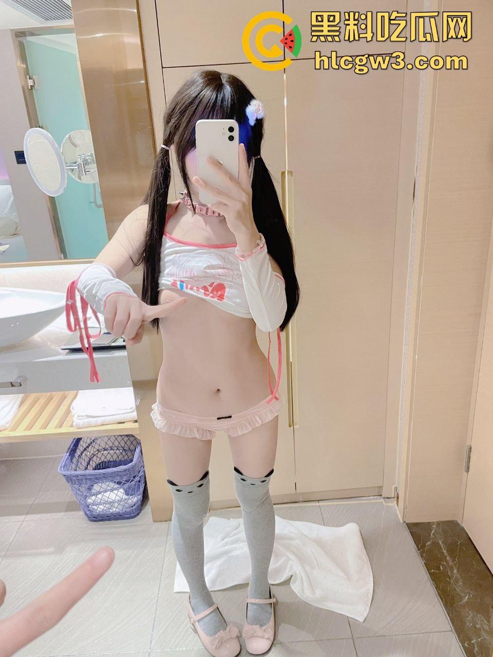 推特极品少萝浙江清纯双马尾【小怡1】，粉嫩白虎粉鲍诱惑满满，青春气息让人顶不住！-29