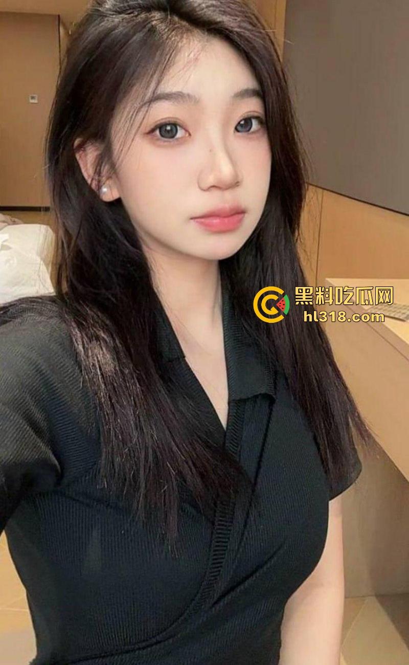 杭州医科大学【李思思】网恋遭哄骗PUA，不远千里送逼上门，被炮友无套暴操直顶子宫！-1