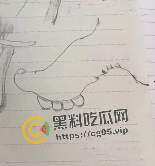 新时代裹脚女性!00后女生爱上裹脚 推特分享裹脚经历 把脚缠到骨折变形 吓人!-5