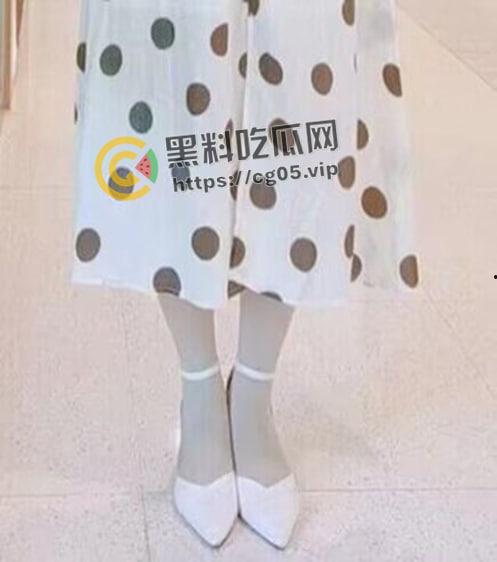 新时代裹脚女性!00后女生爱上裹脚 推特分享裹脚经历 把脚缠到骨折变形 吓人!-15