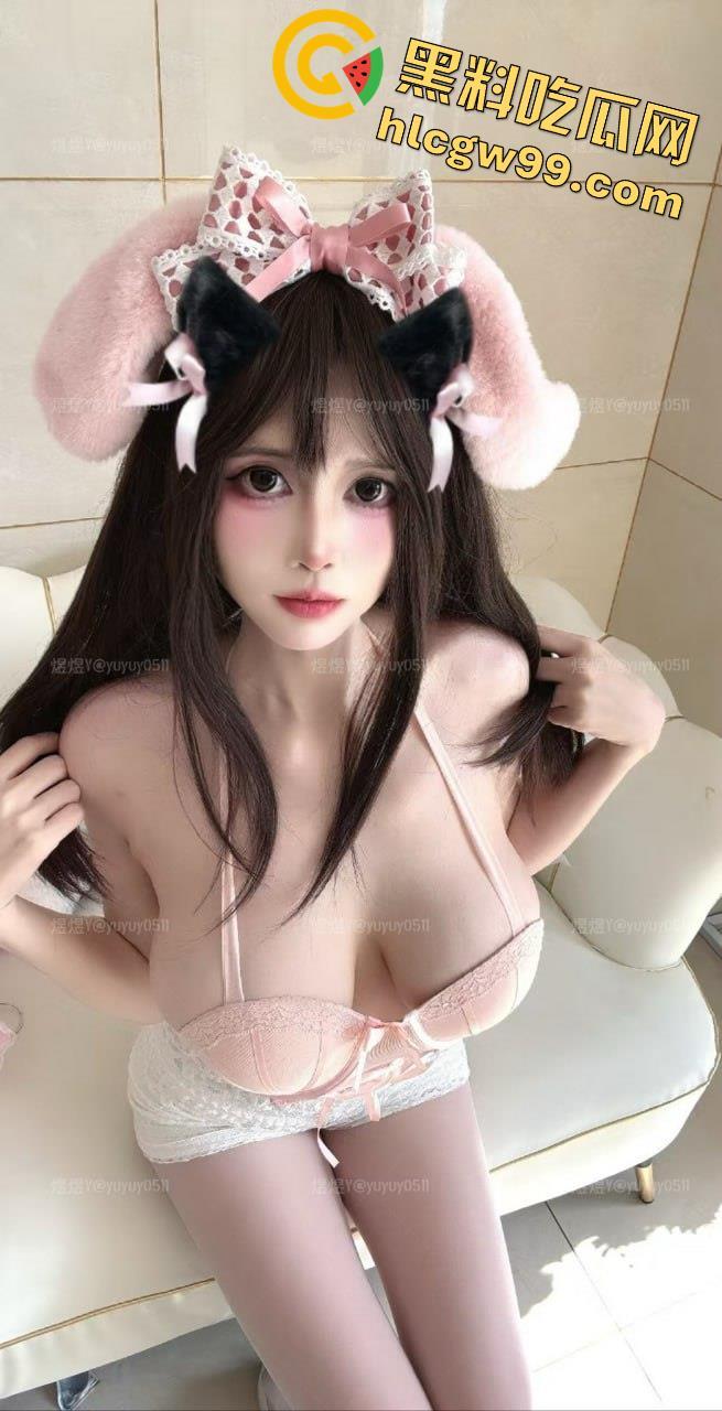 顶级CosG奶萝莉美少女福利姬【煜煜】黑丝性感情趣装裸舞，一线天美鲍榨汁自慰-109