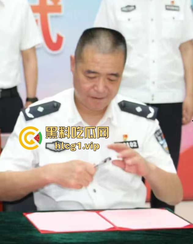 青岛路虎女王慧爆红！喝青岛啤酒打各地好友，家中拘留照样茅台配红酒！-21