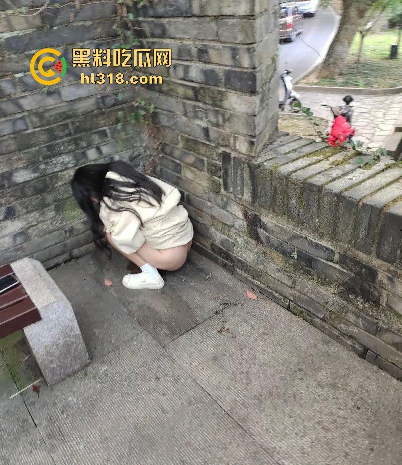 南开大学清纯少女【黄芳玲】网调视频曝光,宿舍水晶假屌自慰诱惑,出租屋上位骑乘疯狂榨精!-5