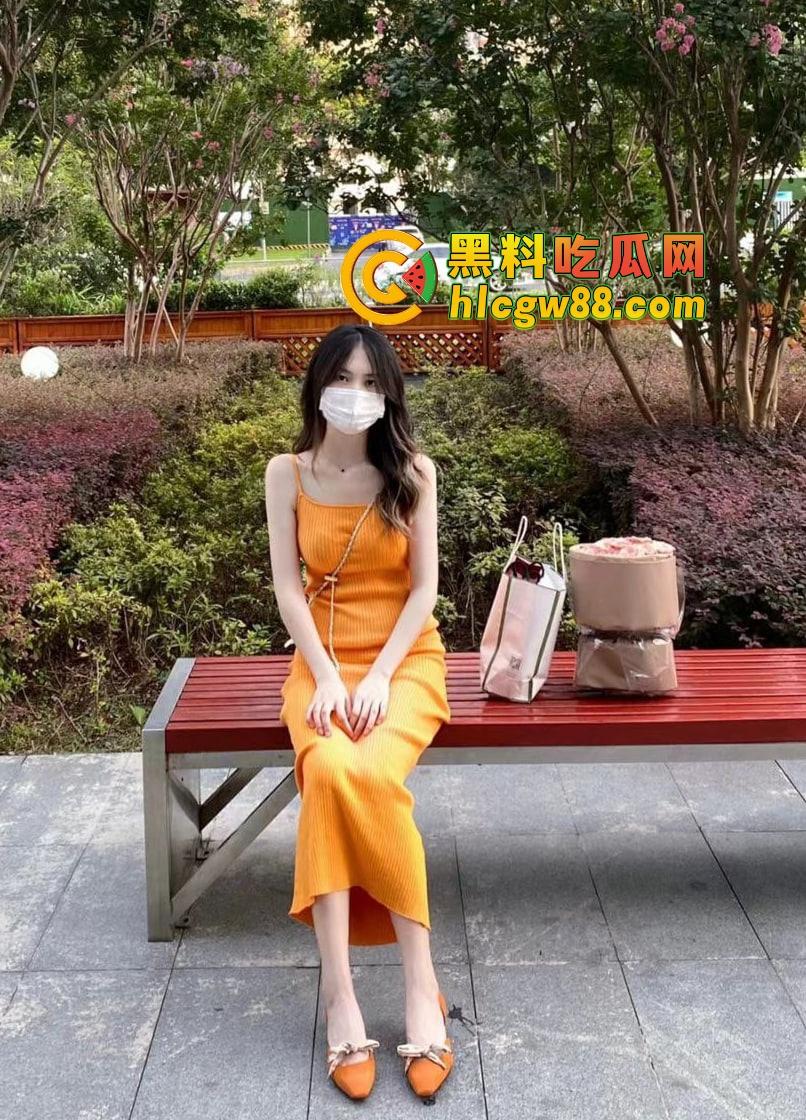 长沙学院御姐『田淑青』被调教成骚母狗,情趣装勾引男人猛吸鸡巴全套服务,露出楼道狠草汁水狂流!-5