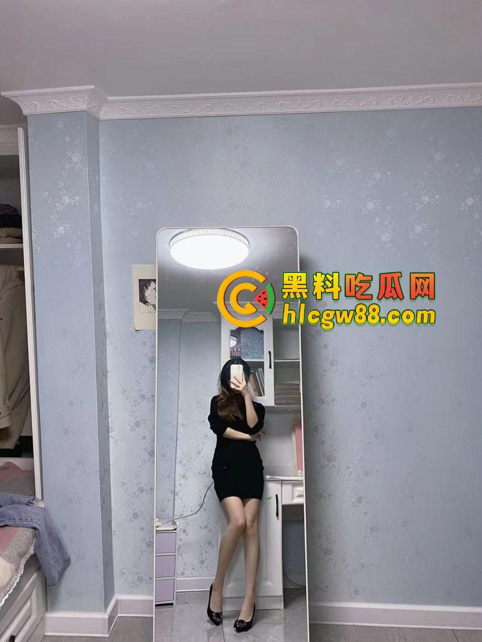 长沙学院御姐『田淑青』被调教成骚母狗,情趣装勾引男人猛吸鸡巴全套服务,露出楼道狠草汁水狂流!-8