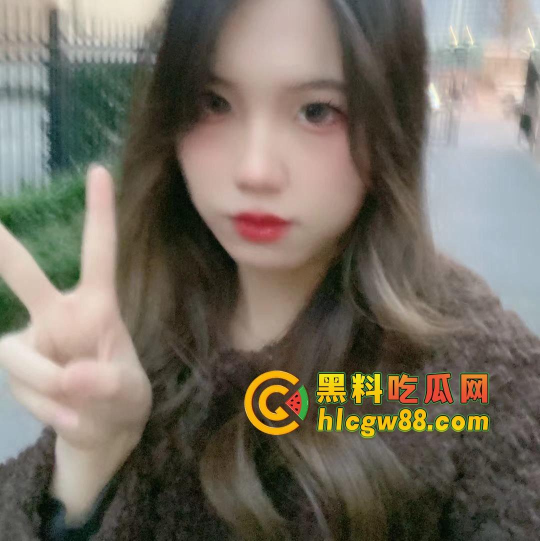 长沙学院御姐『田淑青』被调教成骚母狗,情趣装勾引男人猛吸鸡巴全套服务,露出楼道狠草汁水狂流!-9