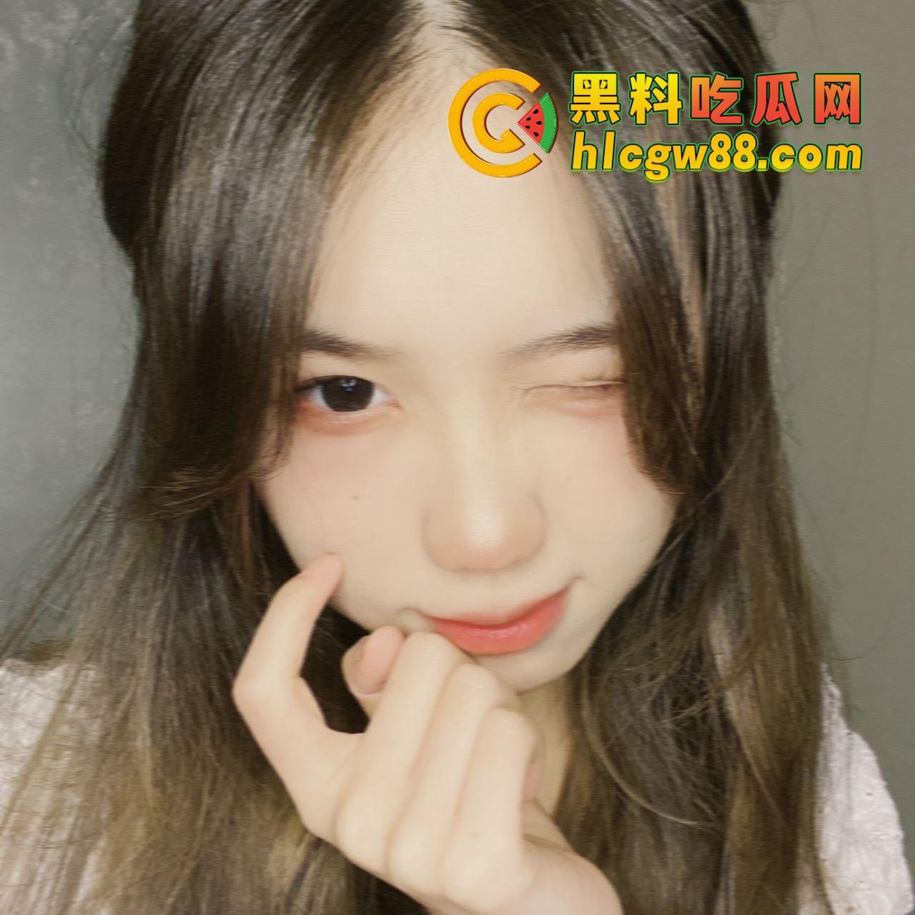 长沙学院御姐『田淑青』被调教成骚母狗,情趣装勾引男人猛吸鸡巴全套服务,露出楼道狠草汁水狂流!-14