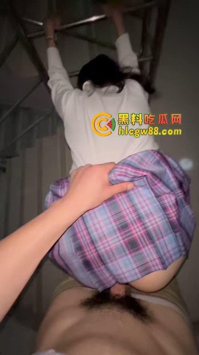 长沙学院御姐『田淑青』被调教成骚母狗,情趣装勾引男人猛吸鸡巴全套服务,露出楼道狠草汁水狂流!-19