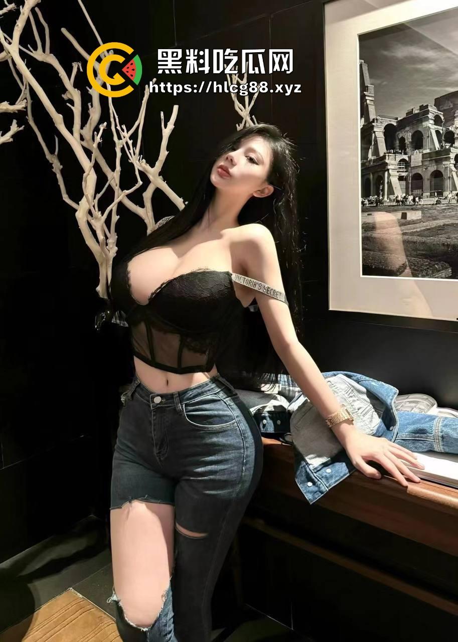 现在妹子为美疯魔抽脂隆奶塞逼艾灸,骚穴子宫烤得喷香,医美变态到艾灸鸡巴都出现了!-9