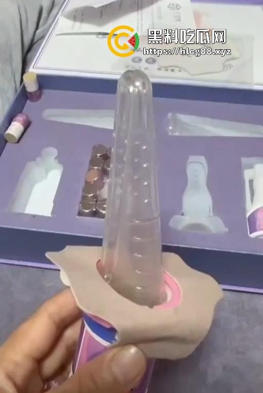 现在妹子为美疯魔抽脂隆奶塞逼艾灸,骚穴子宫烤得喷香,医美变态到艾灸鸡巴都出现了!-13