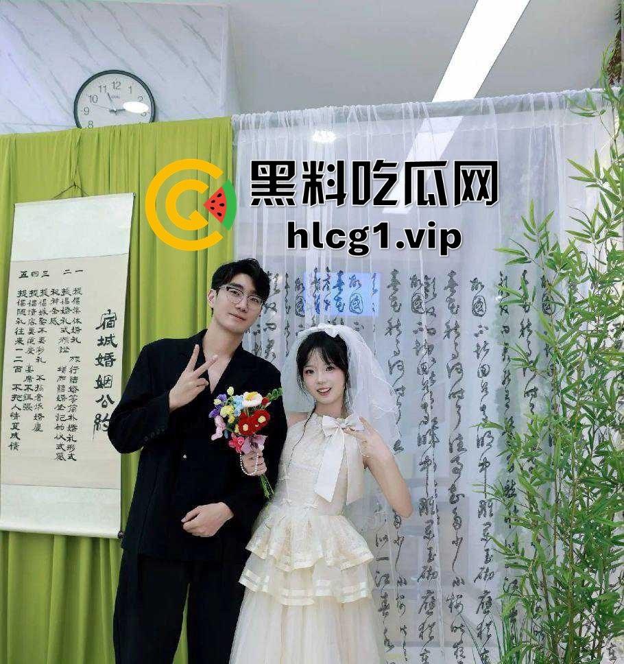 南京新娘出轨门震撼曝光!结婚前夜穿婚纱和前任深入交流,绿了新郎一片草原!-5
