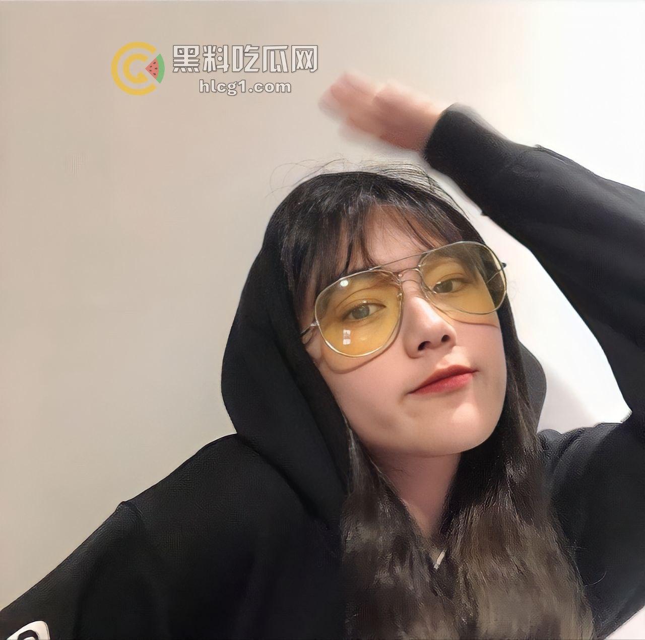 台湾高颜值嫩妹冷漠外表下隐藏的狂野秘密，竟然是个活色生香的婊子-2