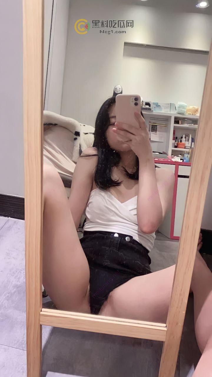 台湾高颜值嫩妹冷漠外表下隐藏的狂野秘密，竟然是个活色生香的婊子-8