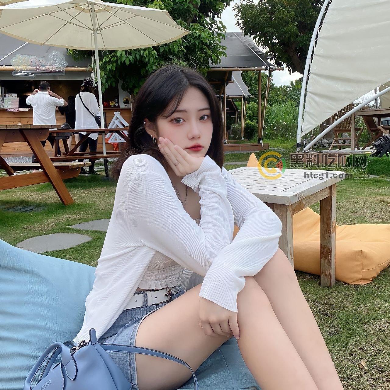 台湾高颜值嫩妹冷漠外表下隐藏的狂野秘密，竟然是个活色生香的婊子-17