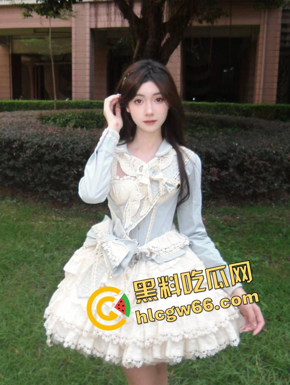 这南宁妹子真他妈骚，自己发穴勾人，约出来在商场卫生间口爆，还问想不想我在马桶上坐着给你舔？-2