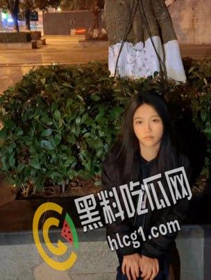 抖音快手几十万粉丝网红 太子妃 高中生时期自拍流出 丰满的奶子粉嫩的鲍鱼很骚气 老弟太正点了!-22