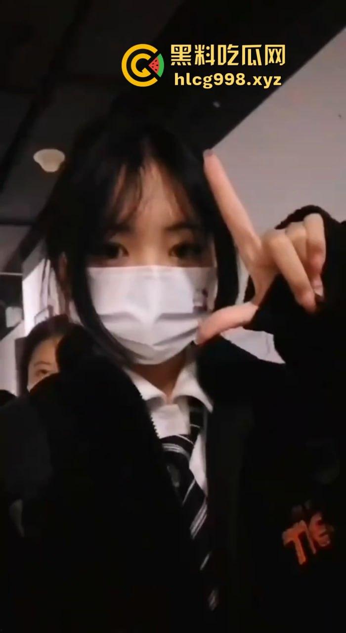 河北美院大一播音『张珊珊』口交视频泄漏!偷吃别人男友被挂校园墙,瓜友围观看看给这口活打个分!-9