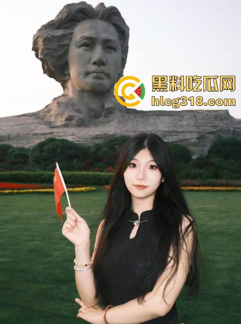 南宁师范学院清纯学姐【林嘉怡】被男友泄露性爱视频,反差淫荡母狗,情趣装下骚气十足!-1