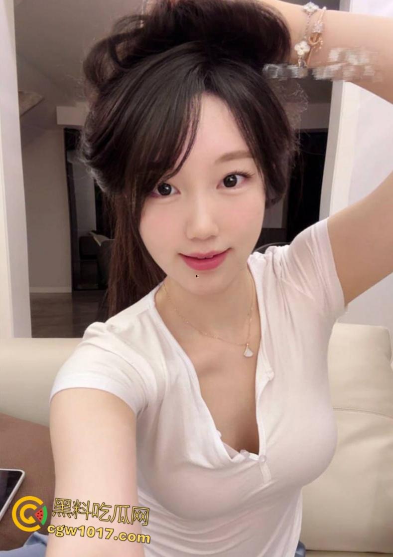 上海世界小姐【荔枝】,下海三天开价3万,文能双语撩骚跳淫舞,武能露脸挨操玩无套,堪称全能高端花魁!-5