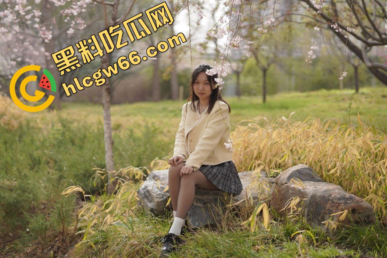 毕业实习母狗『小芸』处女开苞被调教成贱穴精喷机,白天写日报晚上掰腿求干,口吐白沫翻白眼像中邪!-15