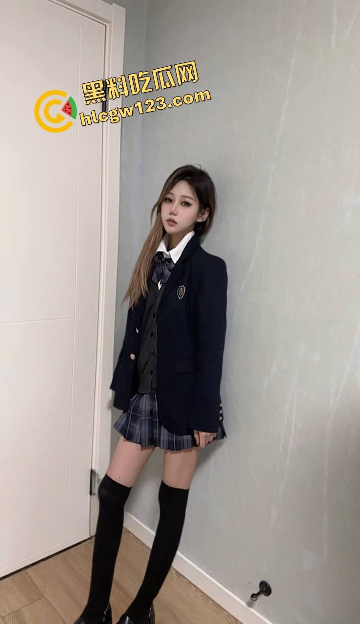 发廊小妹自信开口哥我喉咙深,五分钟后抱着马桶狂吐不止,马桶都顶不住她那口痰战术!-1