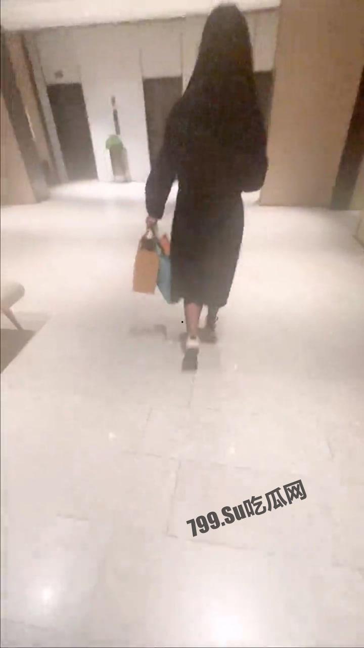 乱伦大神虐操《会喷水的亲姐姐》长篇新作 情人节和醉意姐姐酒店持续做爱-2