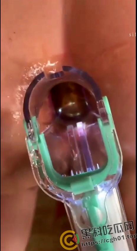 武汉音乐学院学妹被渣男玩坏后把视频流出 内射 扩阴 开肛 酒瓶塞逼 甚至还有解说-9