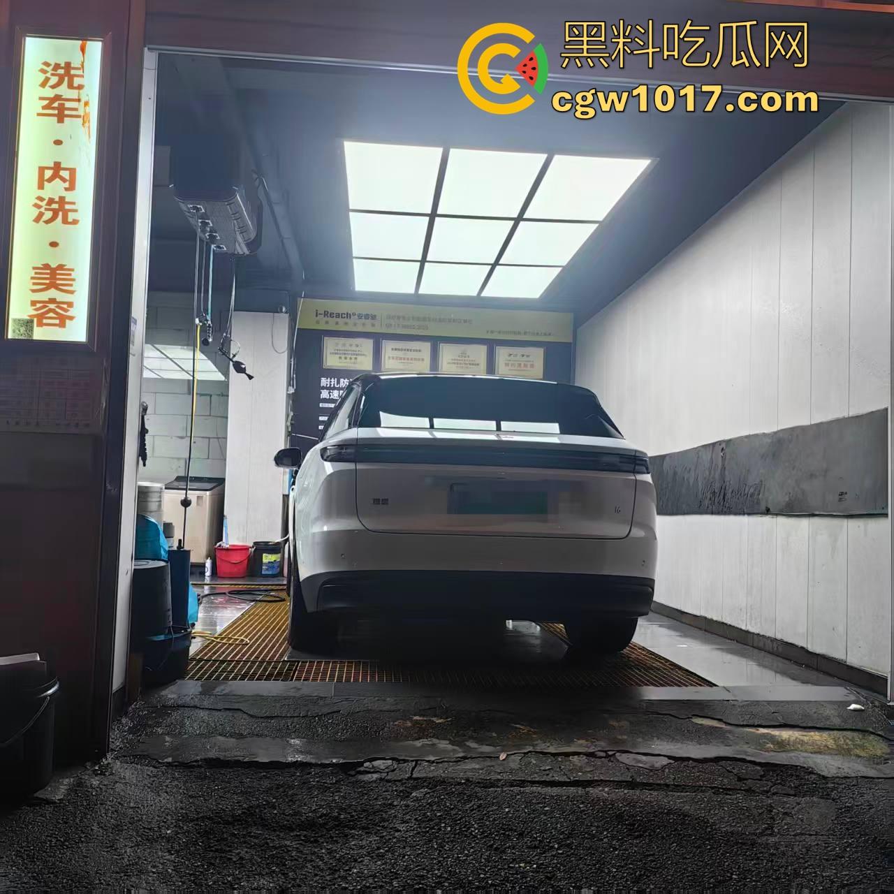 理想i6洗车洗出了故障！车主刚提的新车，满电开进洗车店洗完车开不出来了，官方处理先解决文章再解决车，还敢买理想吗？-11