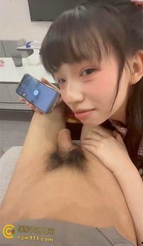 武汉纺织大学【徐思洁】 ,做爱时为寻求刺激找人语音通话,清纯学妹深喉口交,情趣内衣捆绑调教,简直骚到没边!-4