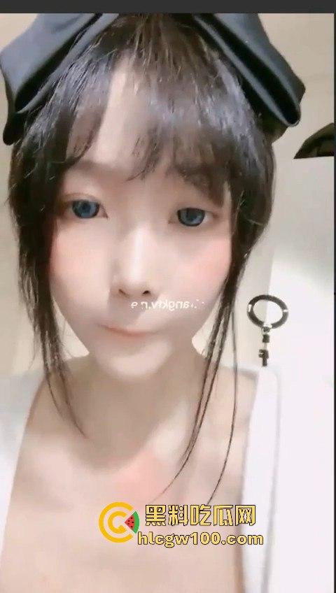 抖音萝莉网红【玥玥酱】收费视频流出！性感萝莉大胆露穴自慰，挑逗姿势骚到极致！-4