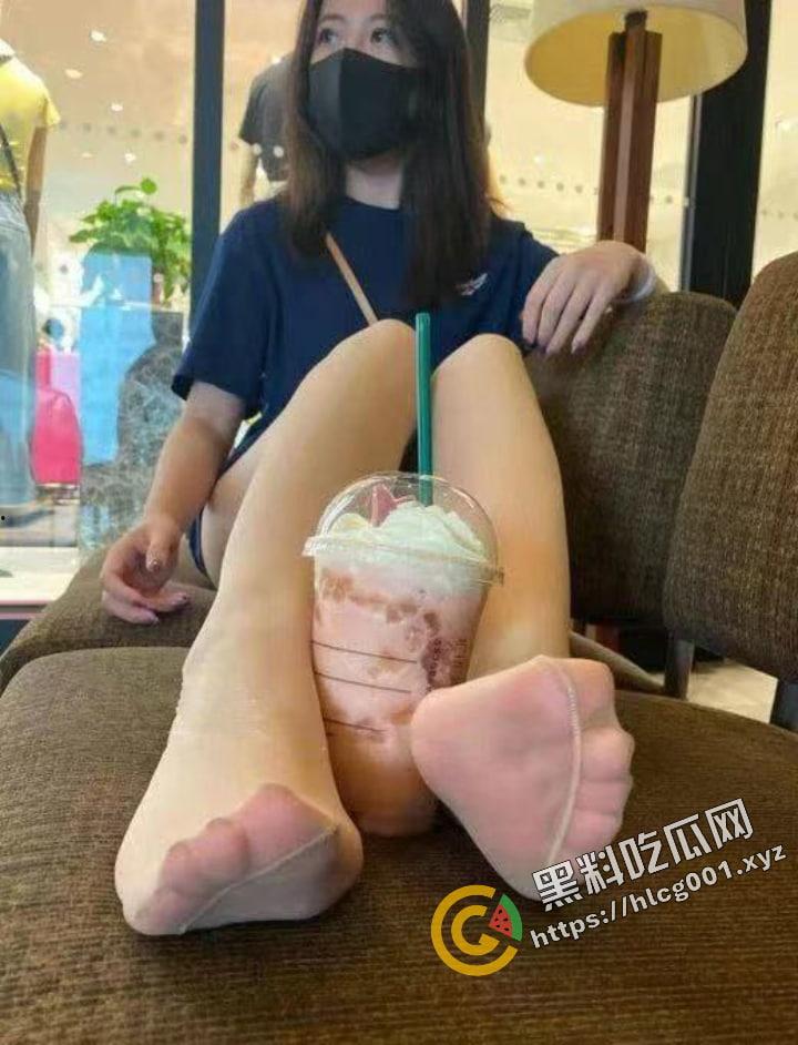 杭州泰隆银行极品美女 黄晓靑 被曝多次婚内出轨 和炮友参加换妻活动 还是个母狗最爱SM-9