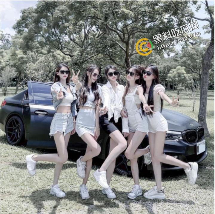 台湾5姐妹去旅游 在酒店随机互拍全裸洗澡片 视频遭流出 有台湾的瓜友知道她们的社交号吗-3