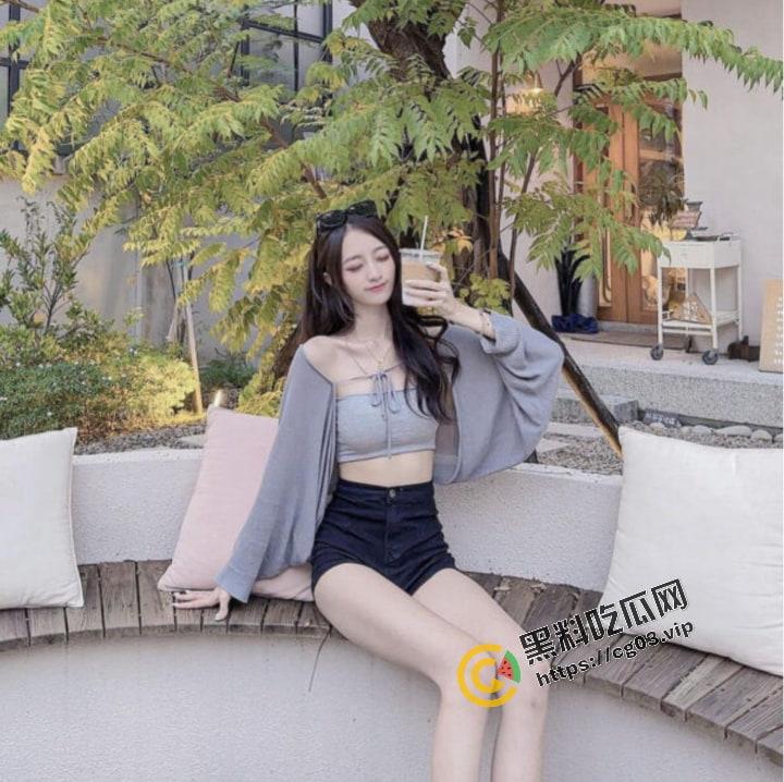 台湾5姐妹去旅游 在酒店随机互拍全裸洗澡片 视频遭流出 有台湾的瓜友知道她们的社交号吗-8