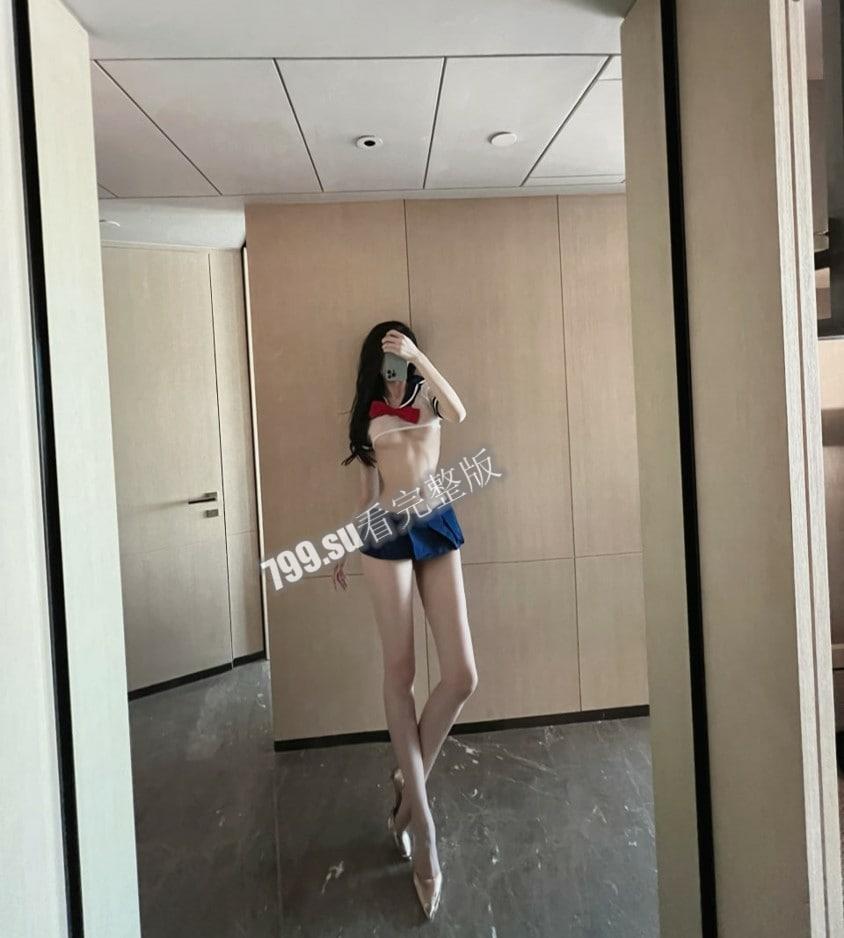 抖音百万粉丝!九头身 1.84 米红唇艳女仆葛征 土豪 1V1 视频泄漏!-1