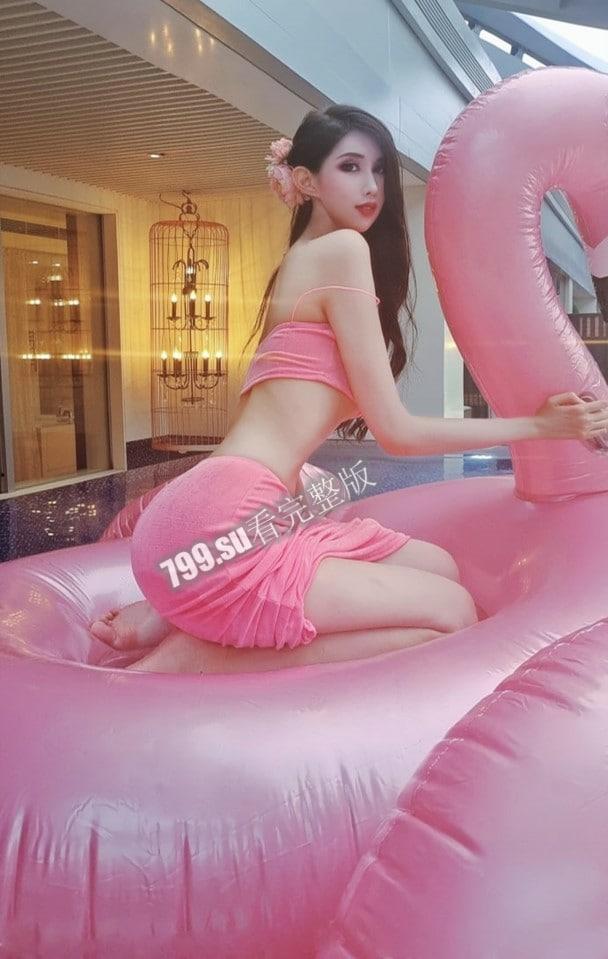 抖音百万粉丝!九头身 1.84 米红唇艳女仆葛征 土豪 1V1 视频泄漏!-5