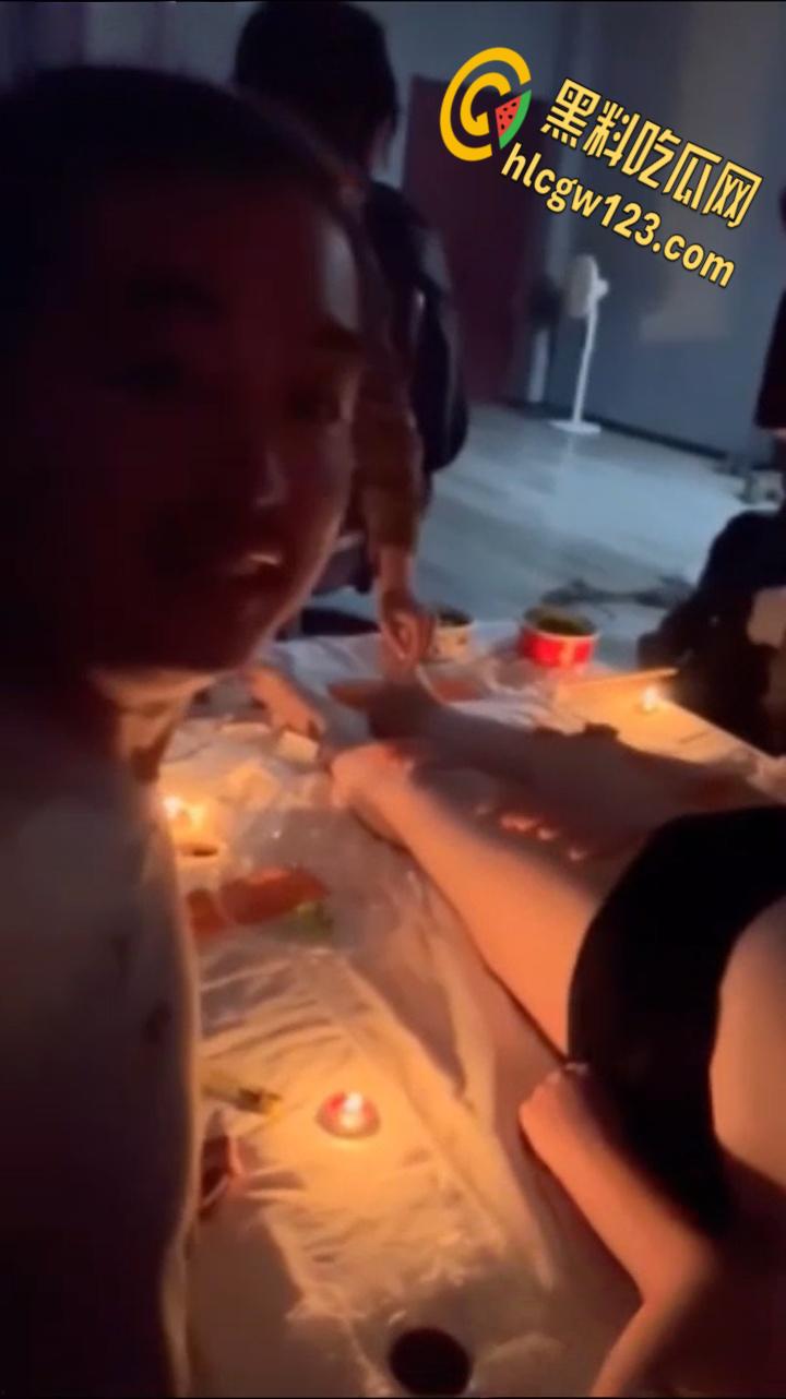 男体盛宴狂欢夜！猛男肌肉碰撞，淫乱炸裂我下巴都惊呆了！-3