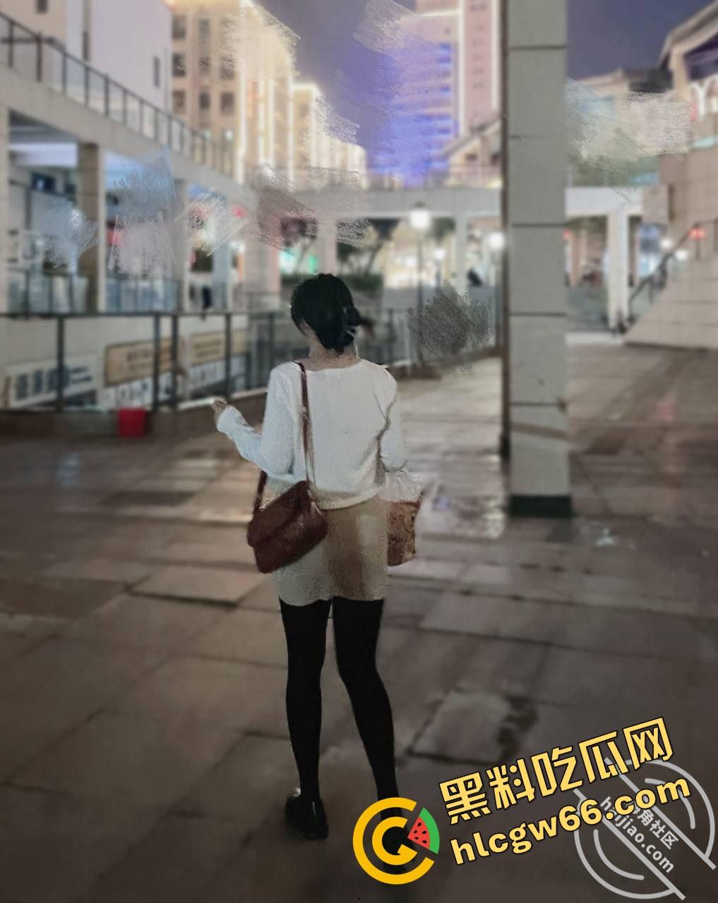 海角精品帖子，巨乳表姐住我家.在大城市的网红表姐被渣男伤透了心，瞒着家人要偷偷跑回来！-12