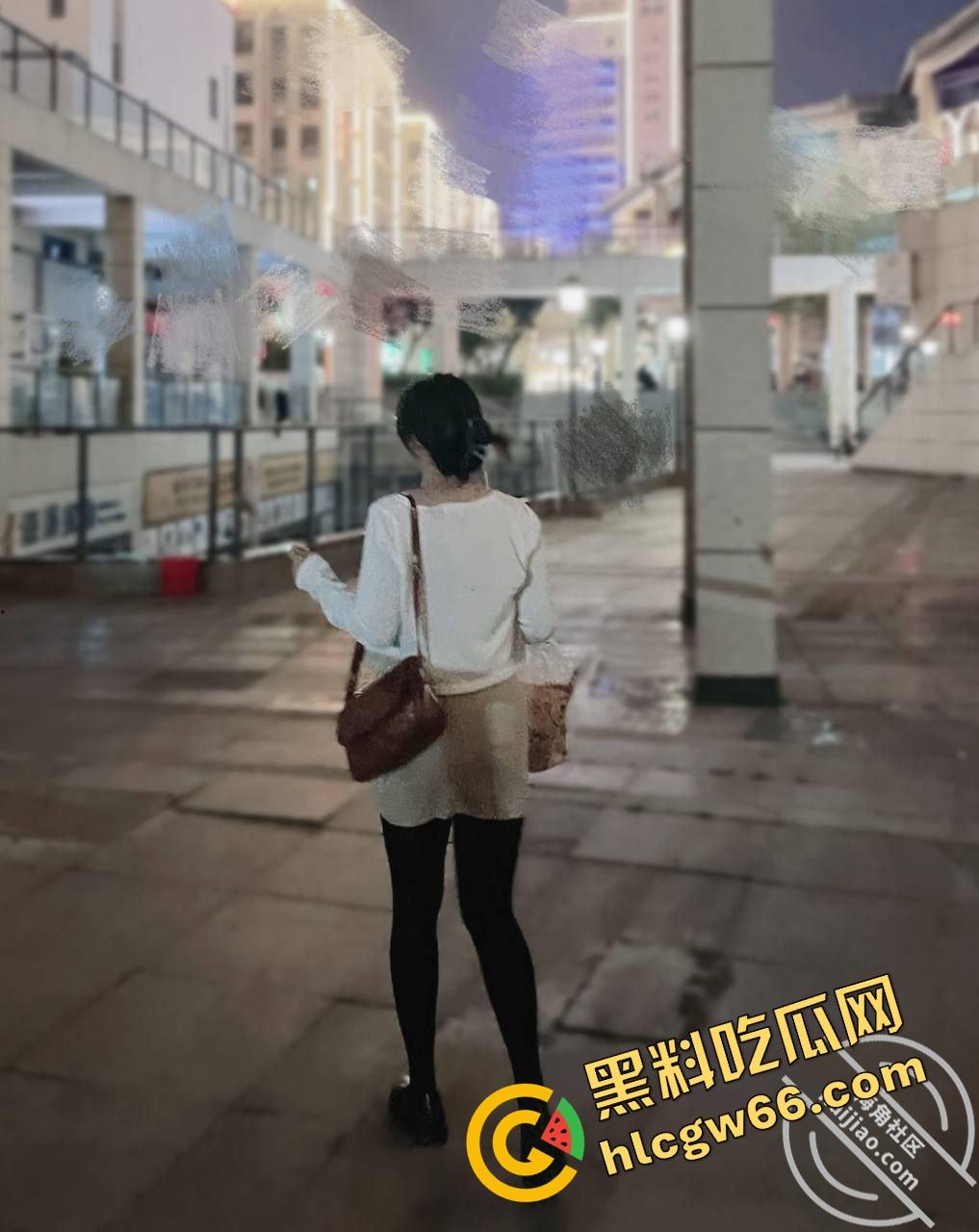 海角精品帖子，巨乳表姐住我家.在大城市的网红表姐被渣男伤透了心，瞒着家人要偷偷跑回来！-20