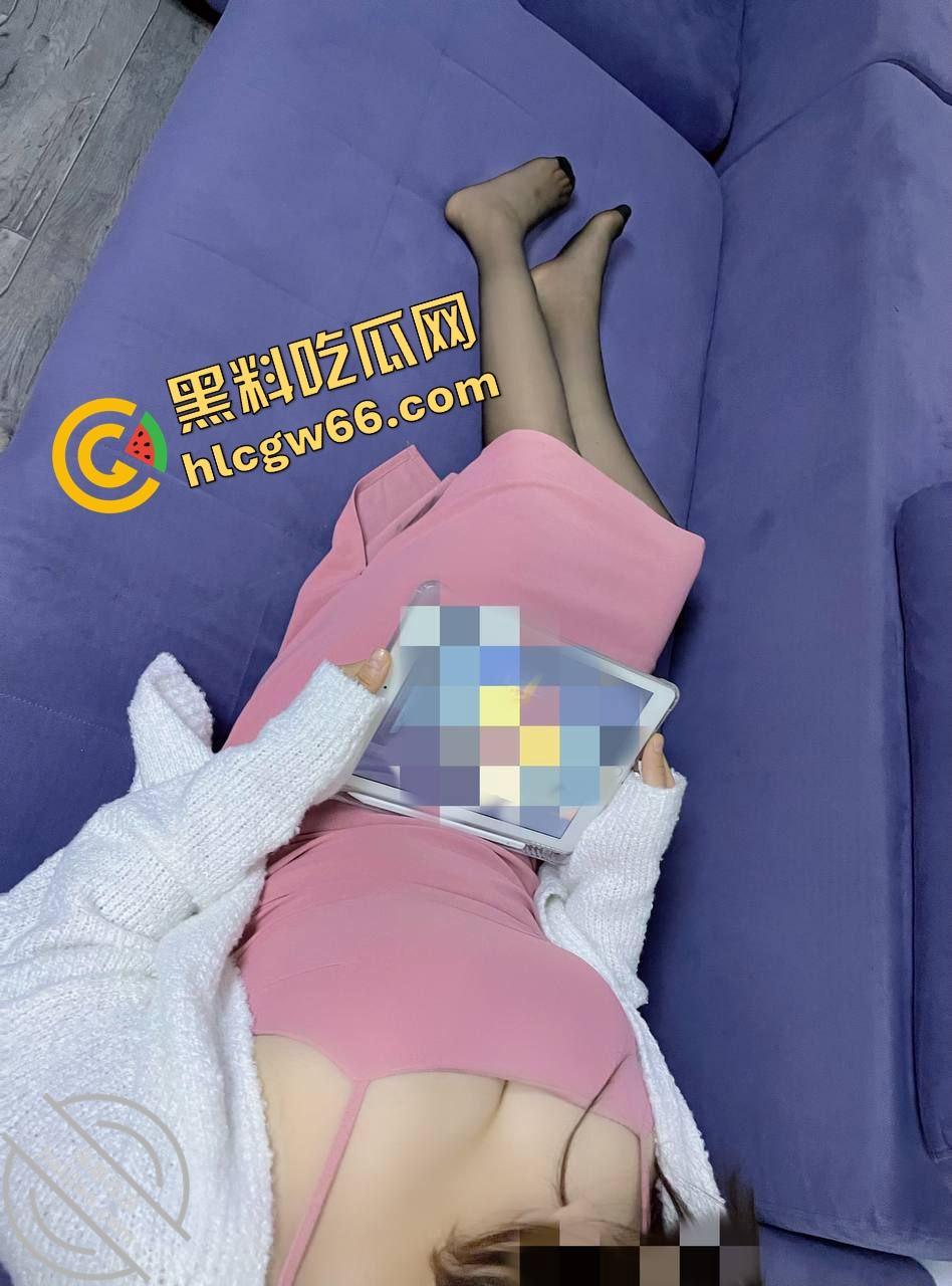 海角精品帖子，巨乳表姐住我家.在大城市的网红表姐被渣男伤透了心，瞒着家人要偷偷跑回来！-29